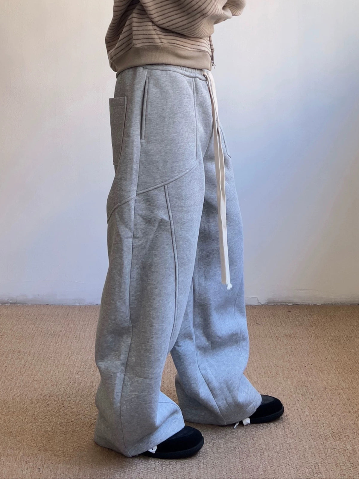 Co-ed Dorm Curved Cut Baggy Sweatpants - Grey