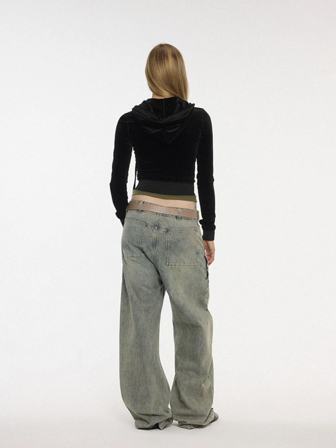 Co-ed Dorm Skimming Velour Cropped Zip-up Hoodie - Black
