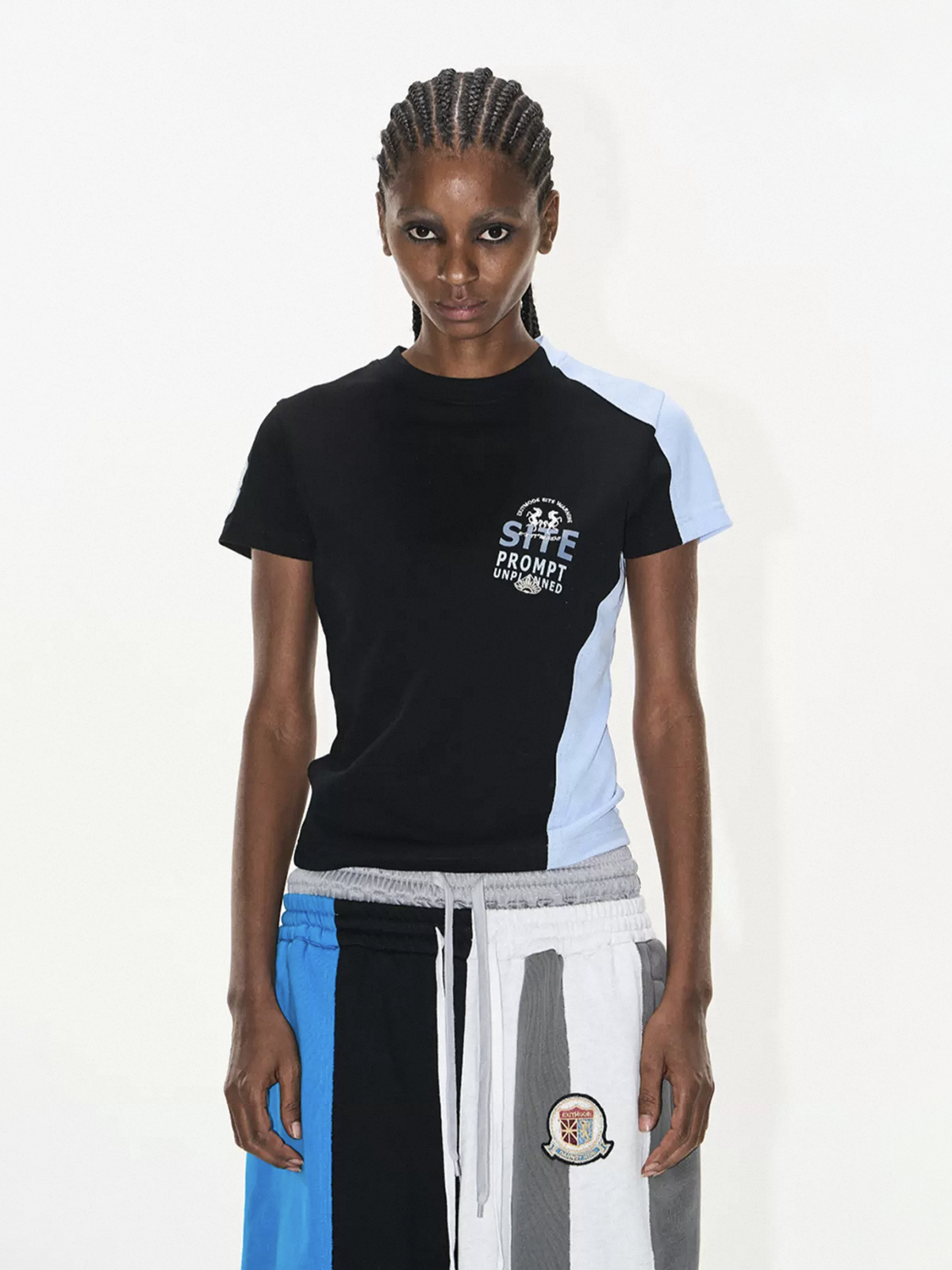Brick Lane Skimming Contrast Color Sporty Fitted Tee - Black/Blue