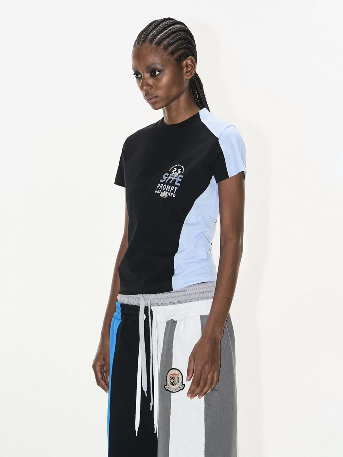 Brick Lane Skimming Contrast Color Sporty Fitted Tee - Black/Blue