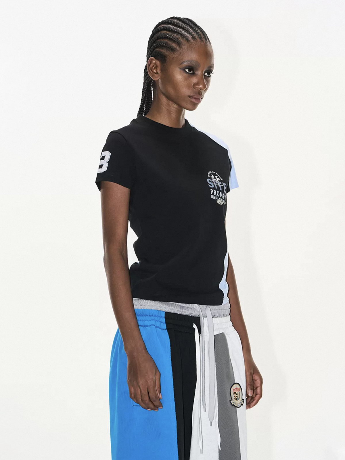Brick Lane Skimming Contrast Color Sporty Fitted Tee - Black/Blue