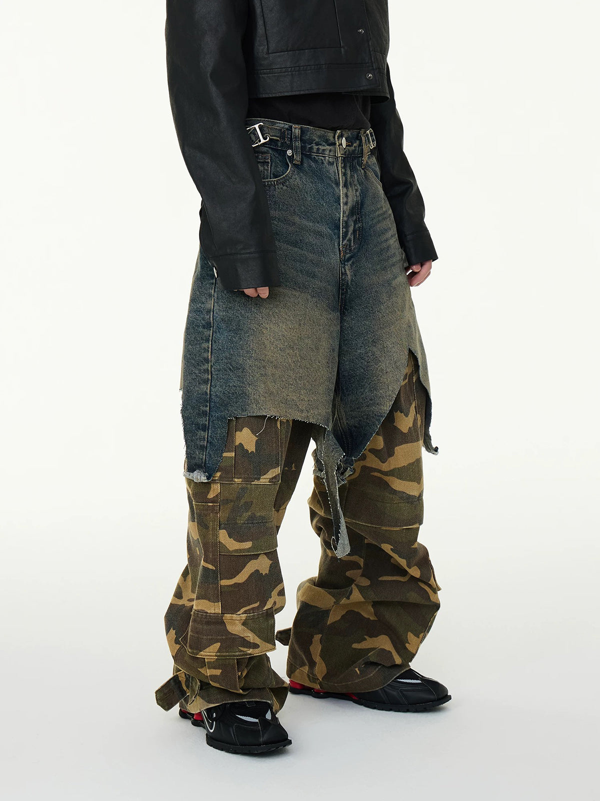 Brick Lane Layered-look Camouflage Contrast Color Utility Pants - Blue/Camo