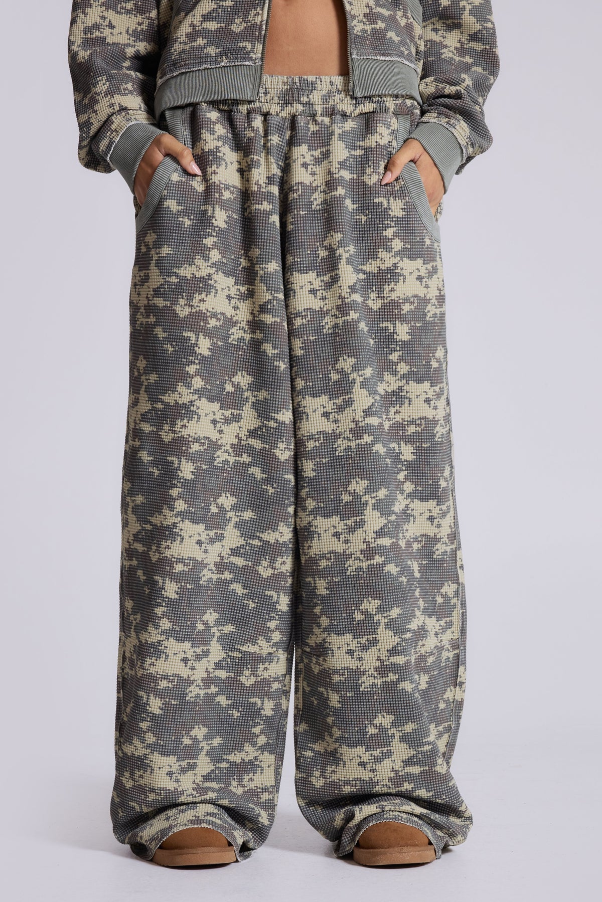Co-ed Dorm Wide-leg Allover Print Baggy Maxi Pants - Grey