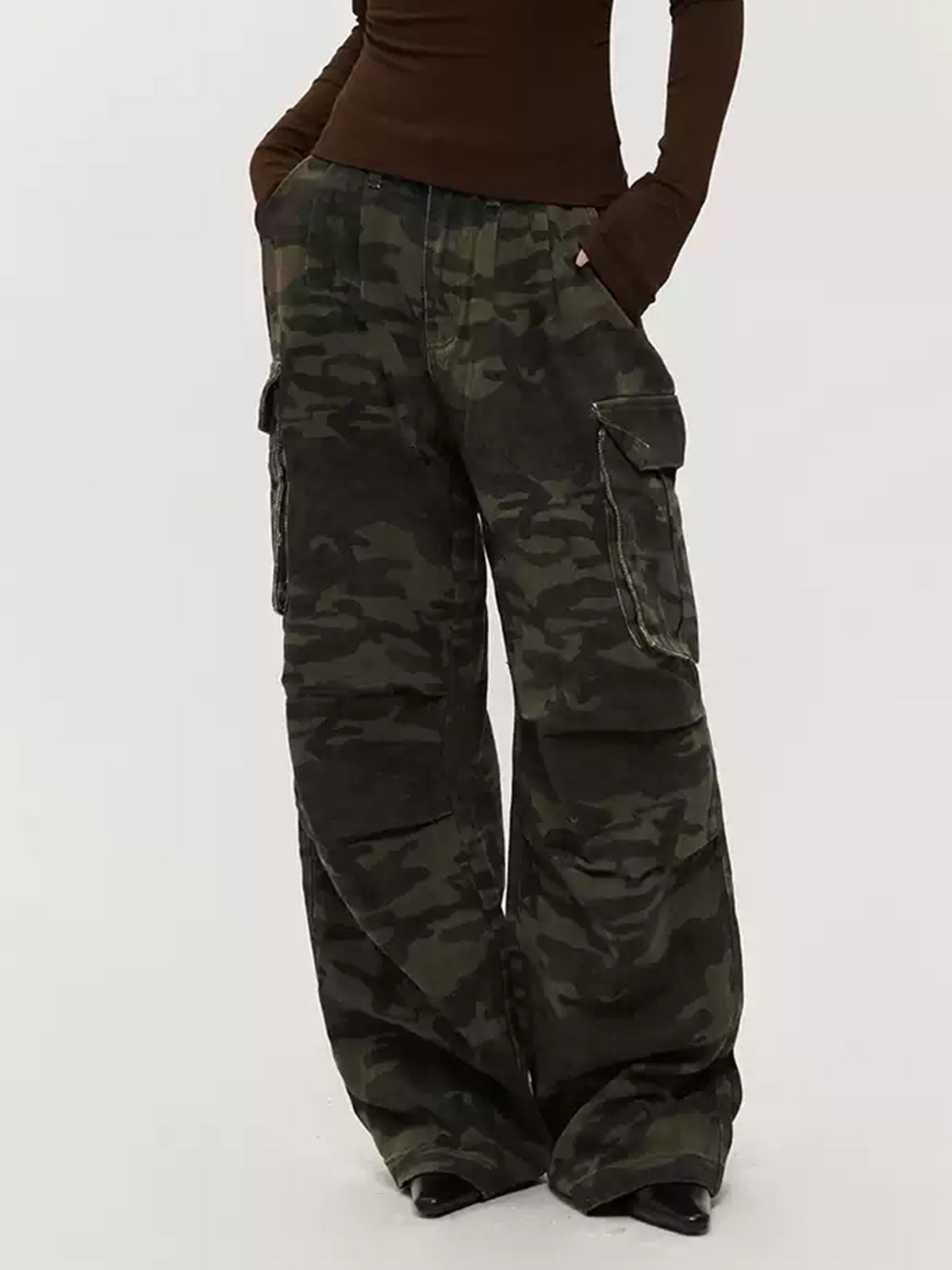 Weekday Outdoor Straight-Leg Tactical Utility Cargo Maxi Pants - Olive