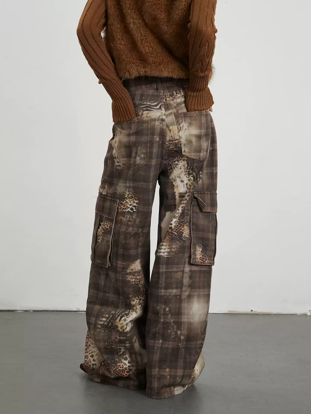 Brick Lane Wide-leg Printed Sweatpants Maxi Pants - Brown