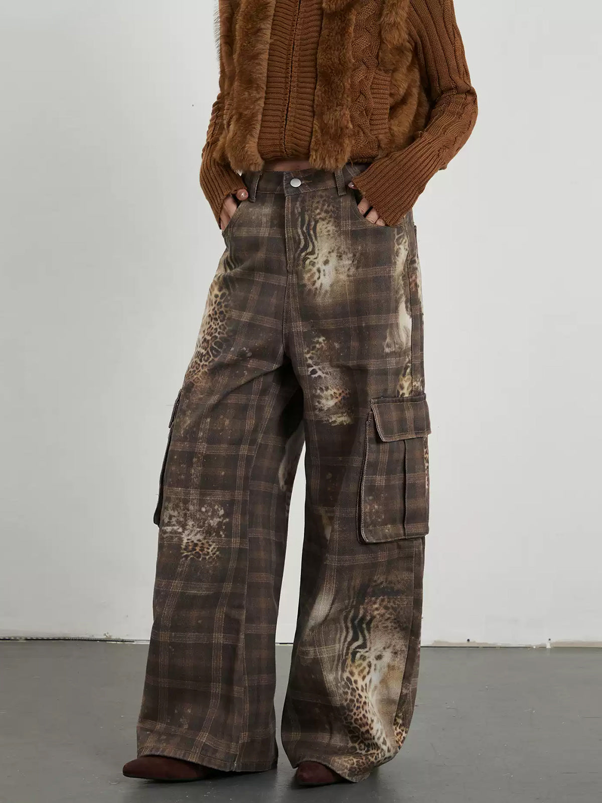Brick Lane Wide-leg Printed Sweatpants Maxi Pants - Brown