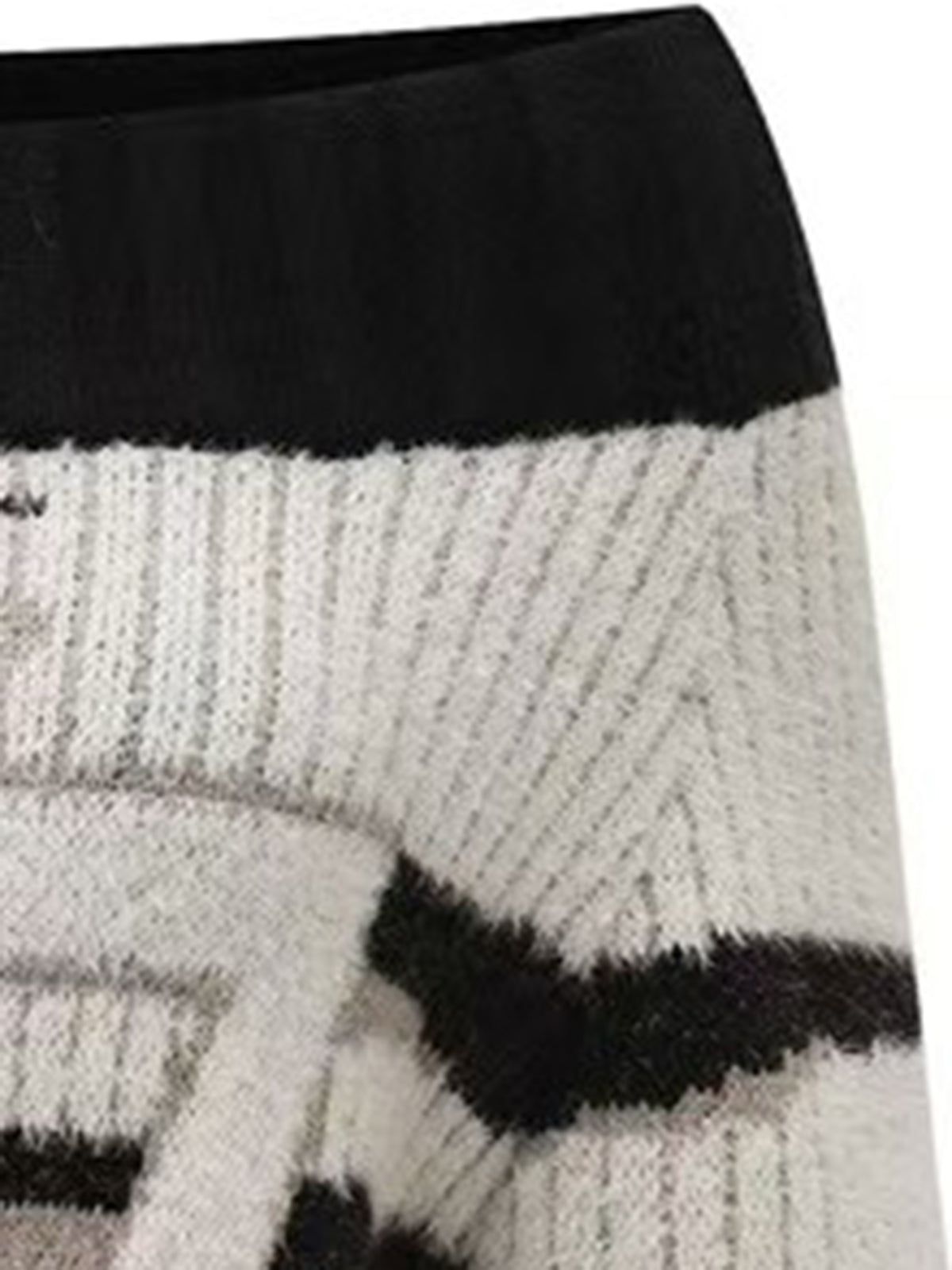 Shoulder Signal Sweater – Black Cream