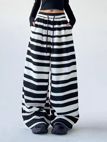Brick Lane Wide-leg Bold Striped Fleece Sweatpants Maxi Pants - Black